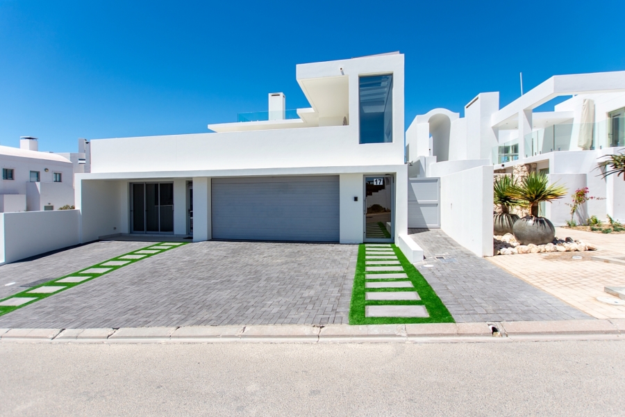 5 Bedroom Property for Sale in Paradise Beach Western Cape